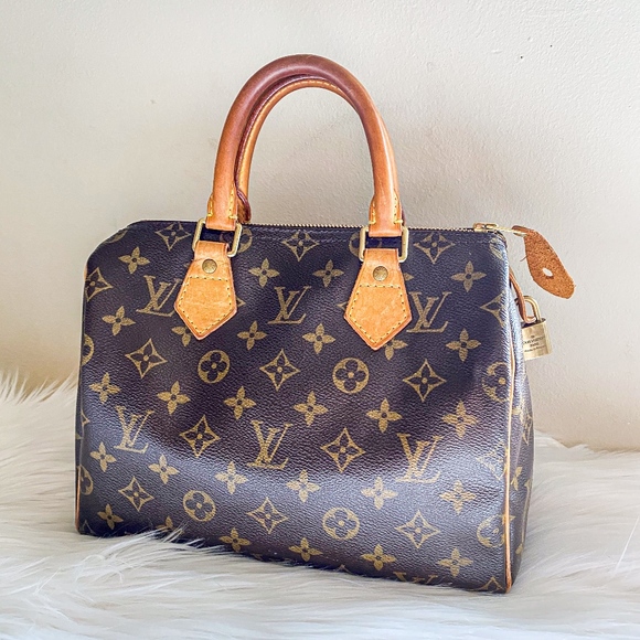 Louis Vuitton Handbags - Louis Vuitton Monogram Speedy 25
